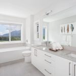 Skyridge Squamish — master bath